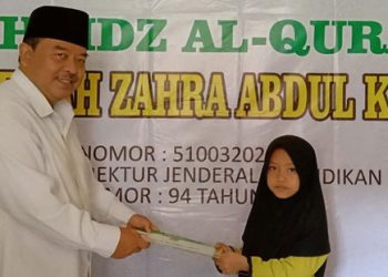 Cucu Abuya KH. Onen Qurnaen dan Abuya KH. Abdul Majid Hafal 8 Juz Al-Quran, Fathiyyah Zahra Abdul Karim Raih Penghargaan Kemenag