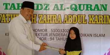 Cucu Abuya KH. Onen Qurnaen dan Abuya KH. Abdul Majid Hafal 8 Juz Al-Quran, Fathiyyah Zahra Abdul Karim Raih Penghargaan Kemenag