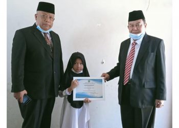 Fathiyyah Zahra Abdul Karim Raih Penghargaan 9 Juz Tahfidz Al-Qur’an dari Kemenag