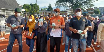 Peringati HPN 2022, Walikota dan Anggota PWI Edukasi Masyarakat Soal Kebersihan
