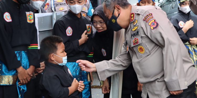 Kapolda Jabar Tinjau Vaksinasi Serentak di Kota Sukabumi