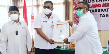 Bupati Terima Penghargaan dari PMI Jabar