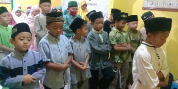 Pesantren Tahfidz Al-Qur’an Fathiyyah Zahra Abdul Karim Galakkan Shalat Berjamaah
