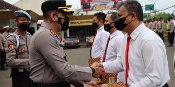 Kapolres Sukabumi Kota Beri Penghargaan kepada 22 Personel