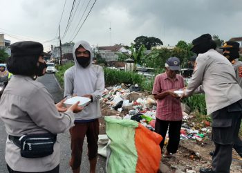 Ramadhan Bersama Polwan Berbagi Takjil