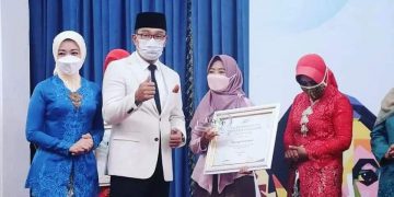 Peringatan Hari Kartini Tingkat Jabar, Mayang Permatasari Raih Penghargaan Bidang Kesehatan