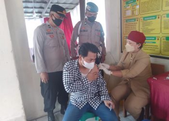 Percepat Capaian, Polsek Kebonpedes Gelar Vaksin di Dua Lokasi