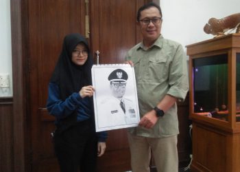 Pelukis Remaja Asal Jampang Tengah Bikin Kagum Walikota Sukabumi