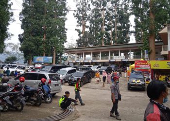 Ribuan Wisatawan Padati Jembatan Terpanjang Se-Asia Tenggara