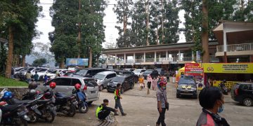 Ribuan Wisatawan Padati Jembatan Terpanjang Se-Asia Tenggara