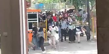 Antrian Pembelian Tiket Bioskop Moviplex Kota Sukabumi Disoal Lurah Selabatu