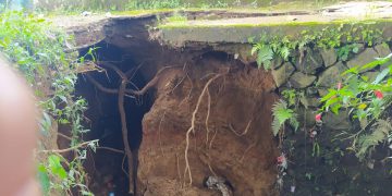 Akibat Longsor Jalan Lingkungan Terputus di Kecamatan Caringin