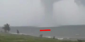 Heboh! Angin Puting Beliung Dipesisir Pantai Loji Sukabumi