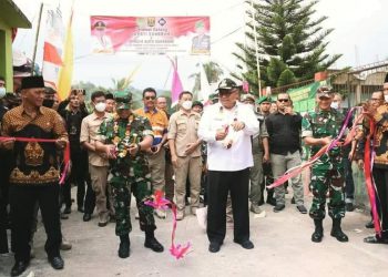 Resmikan Jalan di Cisaat dan Kadudampit, Bupati: Apresiasi Gotong-Royong Masyarakat
