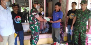 Dandim 0622 Beri Bantuan Penderita ‘Pneumonia’ Warga Ciracap