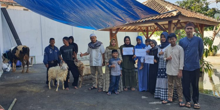 Laksanakan Qurban, Ini yang Dilakukan Owner Klinik Altha Medika