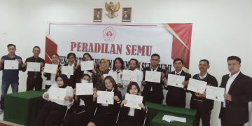 Sandang Gelar S1, 37 Mahasiswa STH Pasundan Sukabumi Angkatan 2021