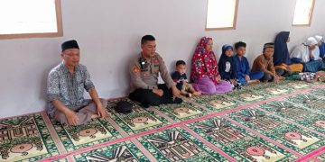 Kapolsek Cireunghas Beri Santunan dan Ajak Makan Puluhan Anak Yatim