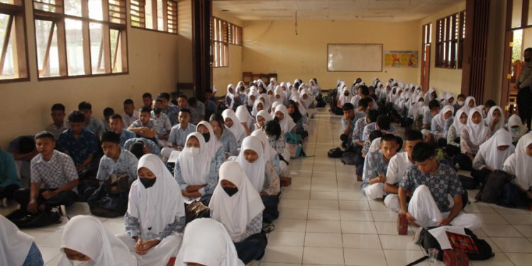 Siswa SMKN 3 Kota Sukabumi Antusias Ikuti Kegiatan Ceramah Kamtibmas Lemdiklat Polri Soal Bahaya Narkoba