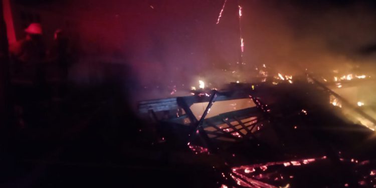 Pondok Pesantren Al-Mustofa di Sagaranten Kebakaran