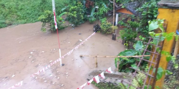 Bencana Banjir Terpa Kampung Sindang Palay Cicurug 15 Rumah Terendam