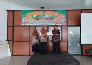 Kemenag Kab Sukabumi Berikan Sertifikat Kepada Peserta Pelatihan
