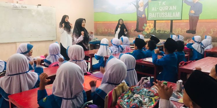 Kepala PaudQ Baitussalam Tinjau Kegiatan TSS TKSB