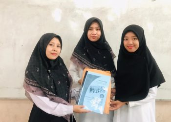 Kepala PaudQ Baitussalam Berikan Berkas TSS TKSB