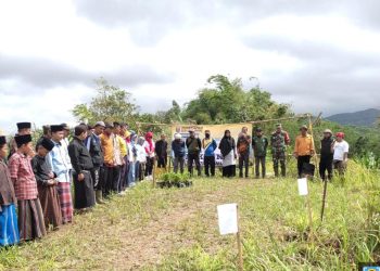 Komunitas Lingkungan Gandeng Santri dan Muspika Tanam Pohon