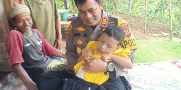 Kapolsek Jampangtengah Siap Fasilitasi Pengobatan Kedua Anak Penderita Kelumpuhan