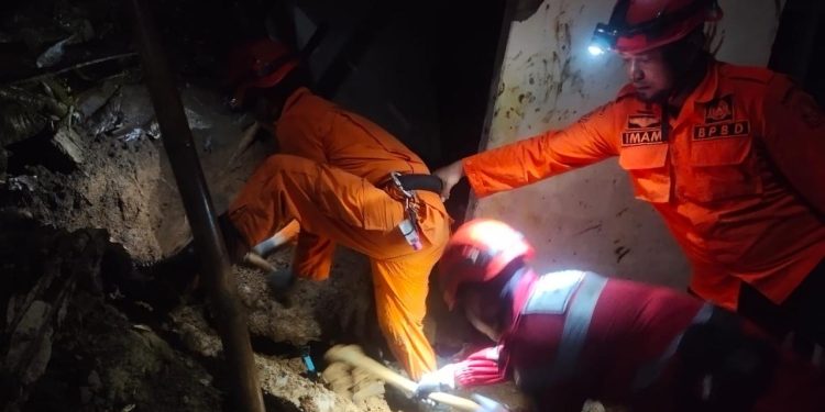 Longsor di Kadudampit, 1 Selamat Satu Meninggal Dunia