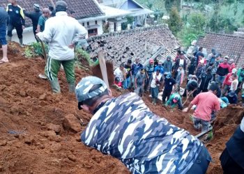 Bencana Tanah Longsor di Kecamatan Caringin, Timbun Tiga Orang