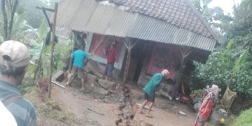 Pergerakan Tanah di Desa Cibaregbeg Sagaranten, Kades: Luasnya Hektaran