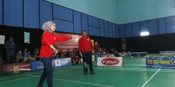 Dukung Pembinaan Atlet Usia Dini, PWI dan IKWI Jabar Gelar Turnamen Bulutangkis