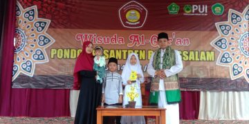 Cucu dari Abuya KH Onen Qurnaen dan Abuya KH Abdul Majid Banggakan Kedua Orang Tua
