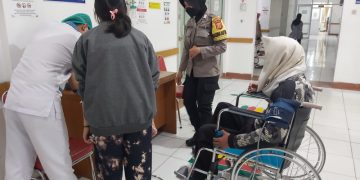 Respon Cepat Petugas Evakuasi ODGJ yang Membahayakan Warga di Warudoyong