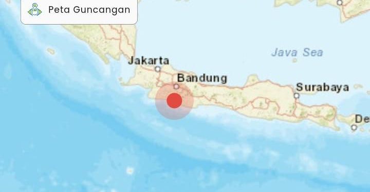 Warga Berhamburan, Gempa Garut dengan Kekuatan 6.4 SR Guncang Sukabumi