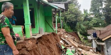 Satu KK Mengungsi Dua Rumah Terancam di Kecamatan Nagrak