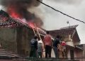 Tersambar Petir, Rumah Warga di Kota Sukabumi Terbakar