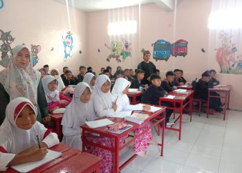 Kepala MI Baitussalam Laksanakan Supervisi Kelas di Awal Semester 2