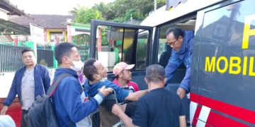 Inilah Aksi Empati Polres Sukabumi, Bantu Warga Sakit ke Rumah Sakit