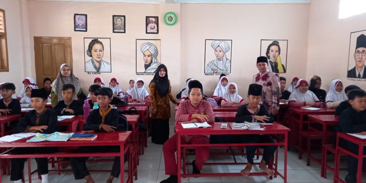 Kemenag Kab. Sukabumi Monitoring Pembelajaran MI Baitussalam Adaptasi Persiapan Kurikulum Merdeka  