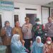 Kapolsek Cisaat Monitoring Pelayanan Posyandu dan Berikan Bantuan Makanan Tambahan untuk Balita