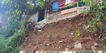 Satu Rumah Warga di Cibadak Sukabumi Terancam Longsor