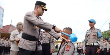 Tradisi Siraman Bintara Remaja Polri di Polres Sukabumi Kota