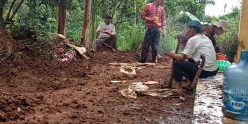Bangunan Sekolah MI Nurul Muhlisin di Kecamatan Kabandungan Tertimpa Longsor
