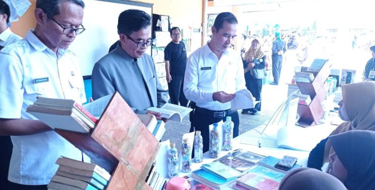 Kadisdik Tinjau Pekan Kreasi Seni dan Karya SMP Negeri 3 Kota Sukabumi