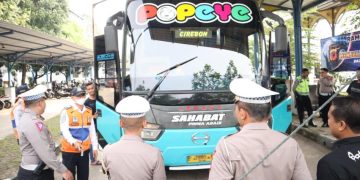 Jelang Ramadhan Polisi dan Dinkes Lakukan Pengecekan Kendaraan di Terminal Kota Sukabumi