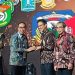 Sekda Terima Penghargaan UHC Award 2023 dari Kementerian PMK RI
