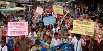 Ratusan Warga Gelar Pawai Tarhib Ramadhan di Kecamatan Warungkiara Sukabumi